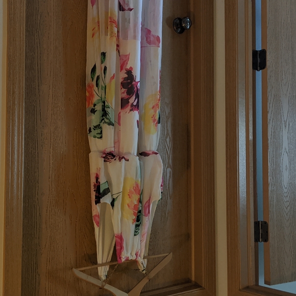 Halter dress - Picture 2 of 3